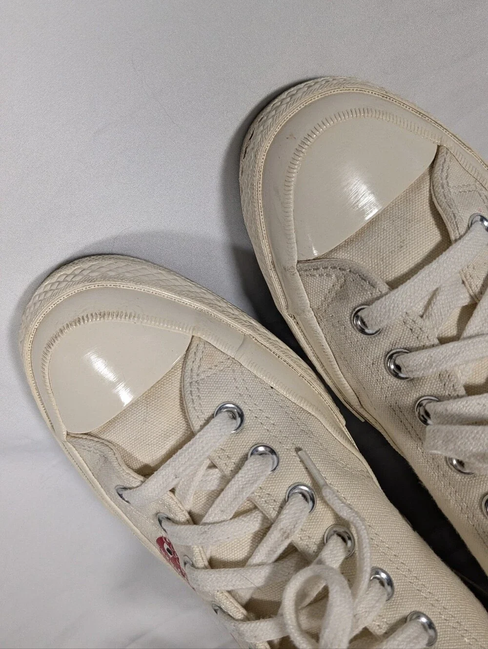 Converse Cream Low-Top Sneakers with Red Heart Graphics